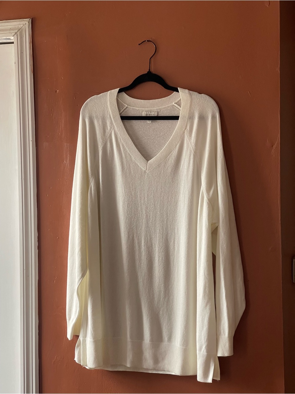 Lucky Brand V-Neck Lightweight Sweater in Cream size XXL